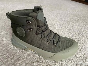 turistické outdoorové topánky