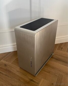 PC skrinka Jonsbo UMX4 + zdroj 750W