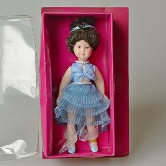 Celo porcelánové bábiky z Anglicka