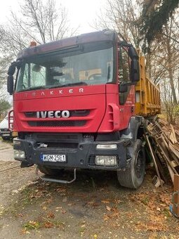 Kupim IVECO TRAKKER STRALIS Lesovoz 6x6 8x4 8x8 6x4