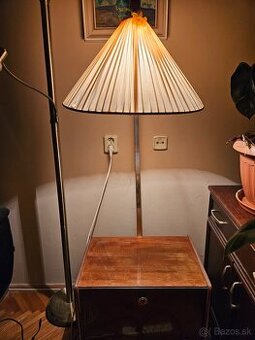 Starožitná lampa s barovou skrinkou