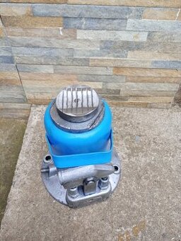 Hydraulicky zdvihak 12 T