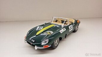 1:18 JAGUAR E CABRIO No. 44
