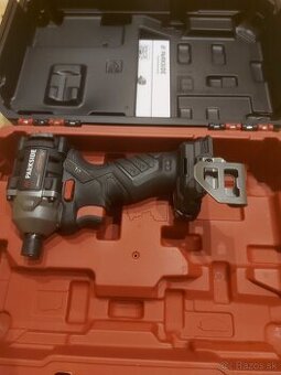 Rázový uťahovák Parkside performance