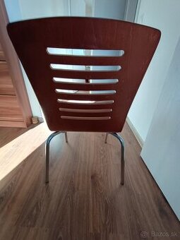 Jedálenská stolička drevo + kov
