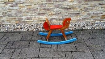 Starodávny dreveny koník