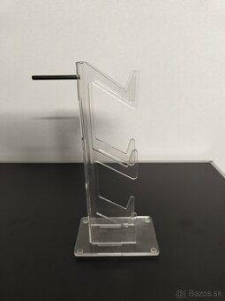 Priehľadný akrylový stojan na herné ovládače a konzoly