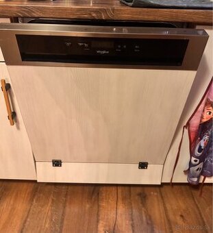 Predám umývačku riadu Whirlpool Powerclean 6th sense