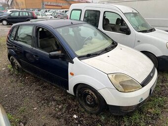 Ford Fiesta 1.3 44kw 2004 na náhradní díly