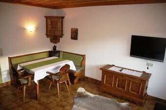 Masívny nábytok značky voglauer