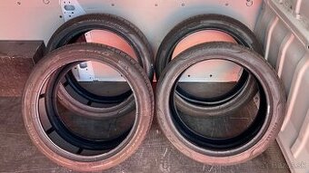 BMW X7 dvojrozmer 315/35/22 a 275/40/22 Pirelli P Zero