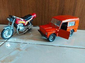 Stare hracky Fiat Campagnola a motorka
