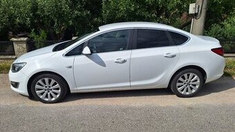 Opel astra J notchback 120 000 km
