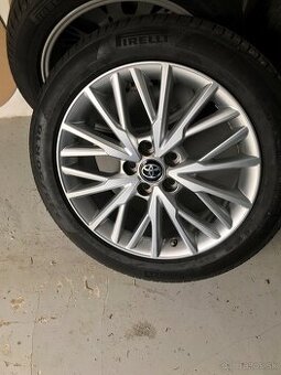 Toyota r18 + letné pneu Pirelli 225/50 r18 C-HR