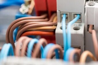 Štyria Elektrikari do Nemecka,priemysel