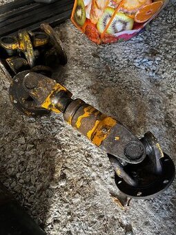 Predám kardany na Lkt81