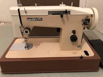 šijací stroj kufríkový