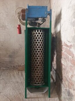 Elektricky mlynec na hrozno