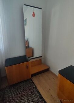 Retro spálňa : manž.posteľ + nočné stolíky