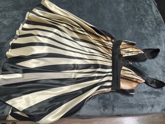 Kokteilové saténové šaty