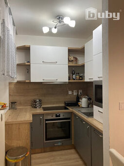 PREDAJ 3 IZBOVÝ BYT S BALKÓNOM A PARKOVANÍM, POV.BYSTRICA