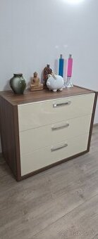 Komoda a nocne stoliky