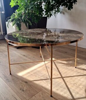 Konferenčný stolík