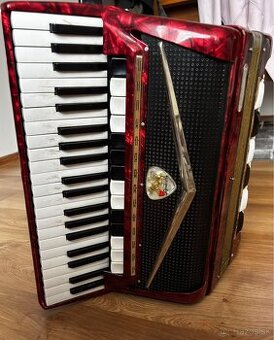 Akordeón Lignatone aida III