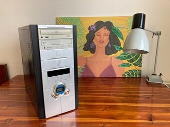 Časová kapsula - PC z roku 2003 s aplikáciami a dátami