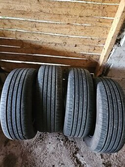235/55R18
