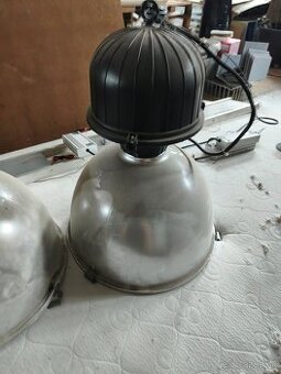 sodíková halová lampa