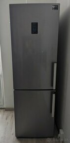 Chladnička s mrazničkou Samsung RB33J3315SA
