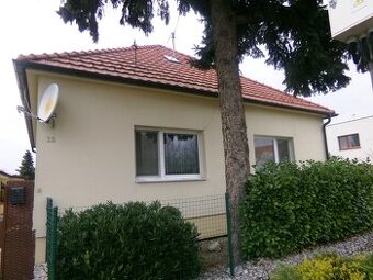 Rodinný dom zrekonštruovaný s veľkým pozemkom Zlaté Moravce,