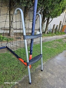 Trampolina schodiky