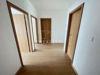 --REZERVOVANÝ-- 3 IZBOVÝ BYT , ZELENÉ VLČINCE, 84m2