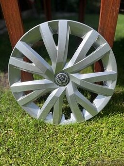 Predám puklice na Volkswagen – nasadené na R17 disky.