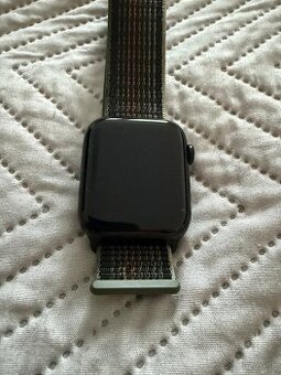 Apple Watch SE 2 44mm - 1