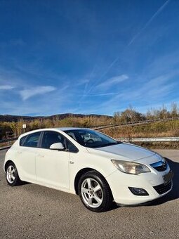OPEL ASTRA 1.3CDTI 70KW ECOFLEX M5 2011 NOVÉ KÚPENÉ NA SK