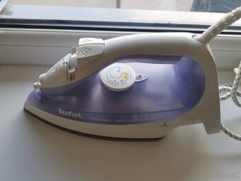 Žehlička Tefal