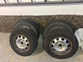 Predám zimné kolesa 215/65 R16