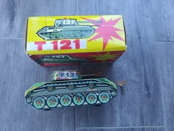 Stará plechová hračka tank T 121