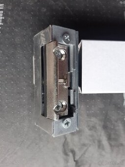 Elektromagneticky zamok