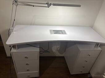 Manikersky stol a prislusenstvo