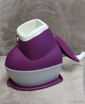 Tupperware mlynček fialovy