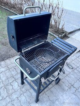 Zahradny gril na brikety