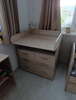 Komoda s prebaľovacim pultom