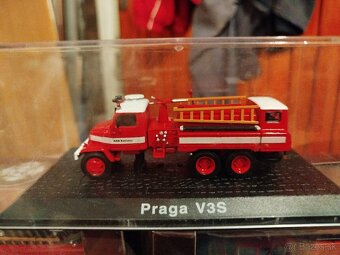 Modely áut 1:43