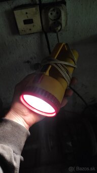 Historické retro baterky, ručné a mechanické svietidlá