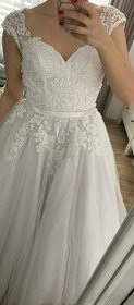 Snehobiele svadobné šaty Divina Sposa M/L
