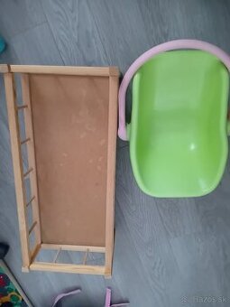 Drevená postieľka pre babiku
